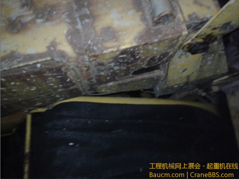 刚好压到驾驶室