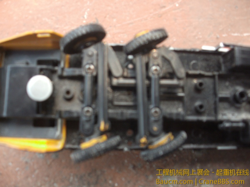 转向……为什么向右转比向左转的角度大呢…………