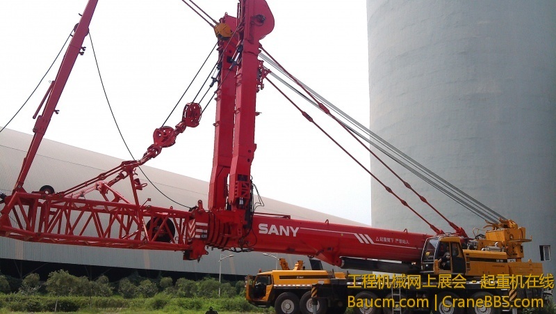 这才是350吨级全路面起重机应有的配置，不像中联的那个350，像个残疾人一样，高空作业.jpg