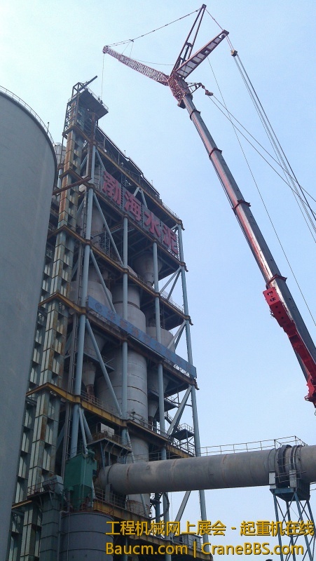 这才是350吨级全路面起重机应有的配置，不像中联的那个350，像个残疾人一样，高空作业.jpg