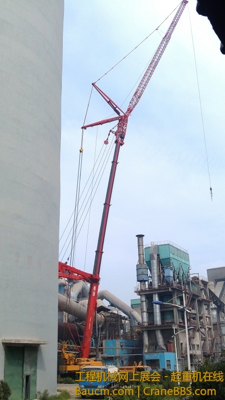 这才是350吨级全路面起重机应有的配置，不像中联的那个350，像个残疾人一样，高空作业.jpg
