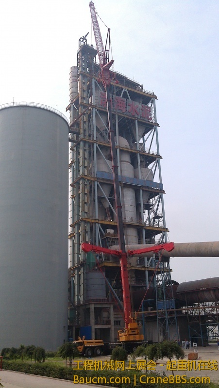 这才是350吨级全路面起重机应有的配置，不像中联的那个350，像个残疾人一样，高空作业.jpg