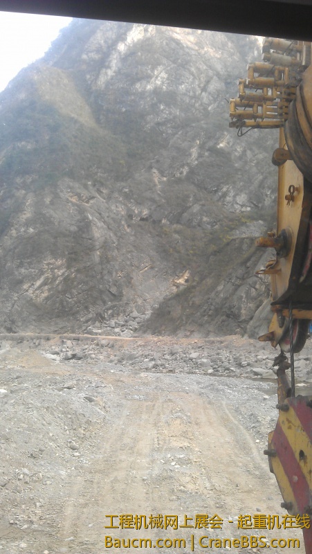 进山吊石头，最恼火，整的悬吊吊，幸好没涨水哦