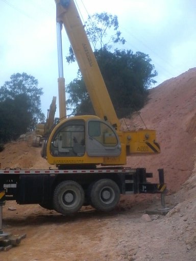 不同地形车打腿的样子