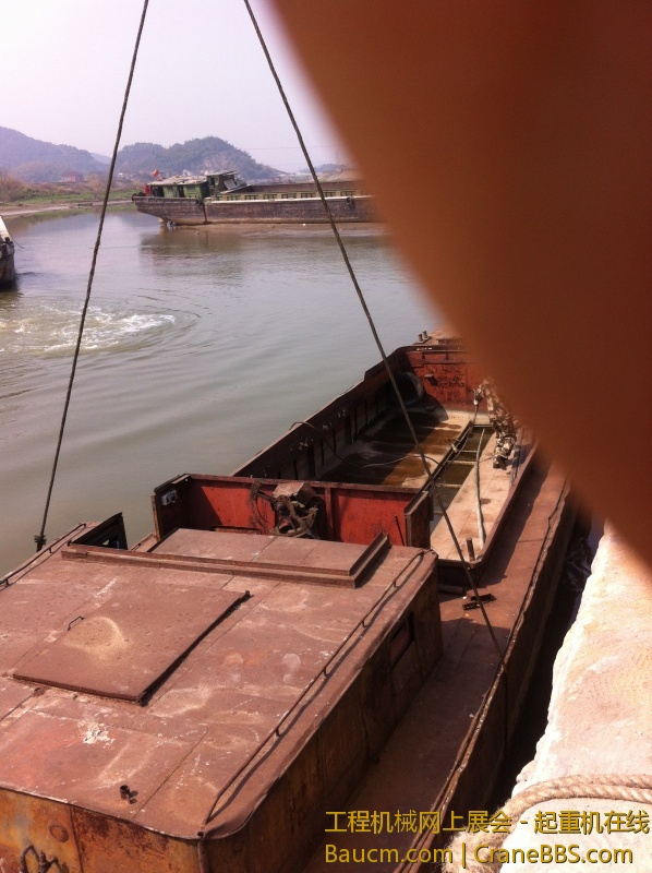 20多吨拉挖机的船