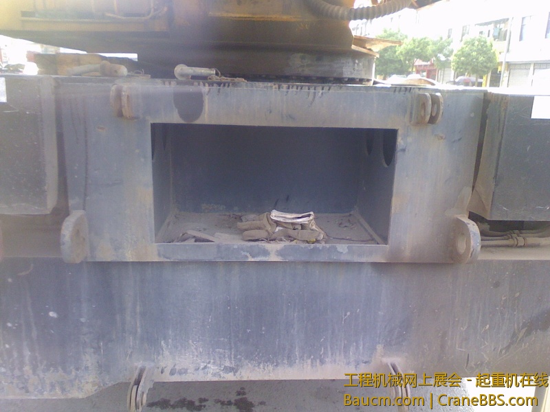 三一备胎后面有一个可以改工具箱的地方