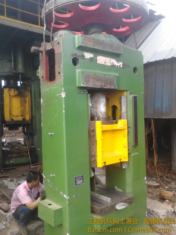 20吨摩擦压力场地真不行 (10).jpg