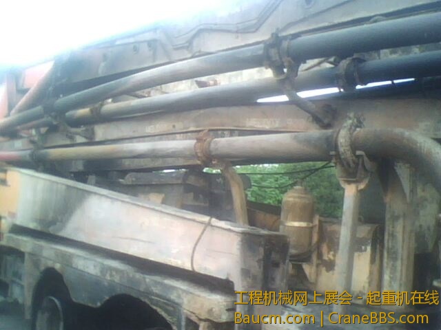 起重支撑臂都变形了