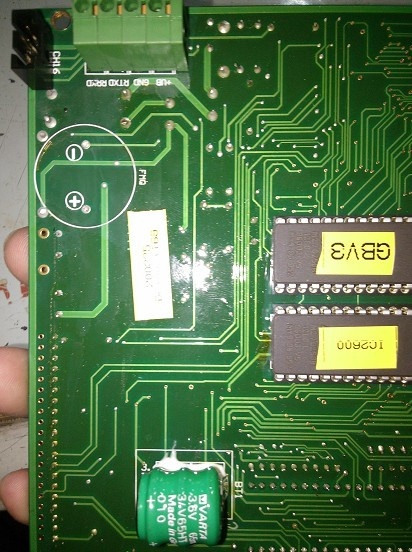 圆圈位置就是发生器