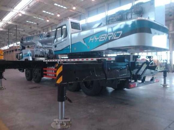 国内首台混合动力车 (2).jpg