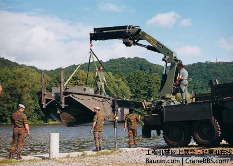 Military Cranes-3.jpg