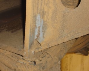 大梁又一处漏油