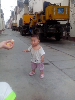 女儿和我的三个吊车