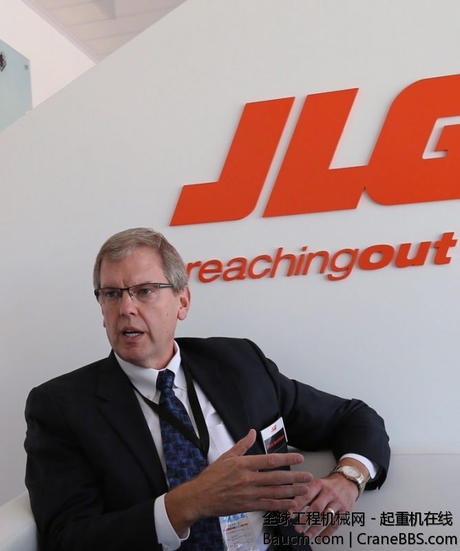 美国豪士科集团执行副总裁兼高空作业部总裁法兰克  内尔豪森先生接受媒体采访.jpg