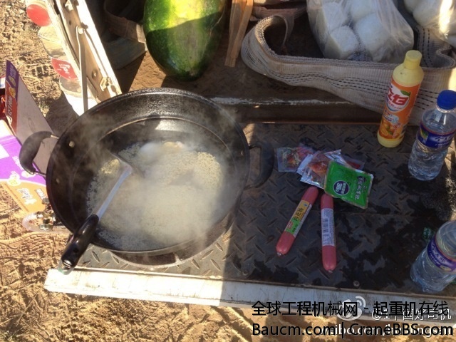 好久没上图了，进入新工地，有种自驾游露营的感觉。苦啊！ (2).jpg