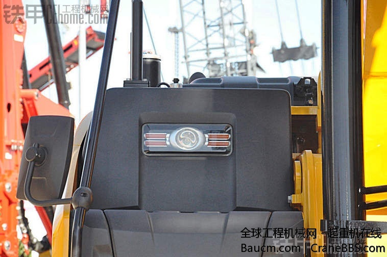 保时捷设计 三一挖机 (6).jpg