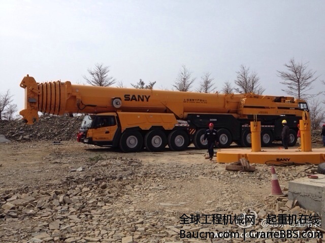 SAC6000大臂组装完毕。一起期待第八台600吨首吊吧 (3).jpg