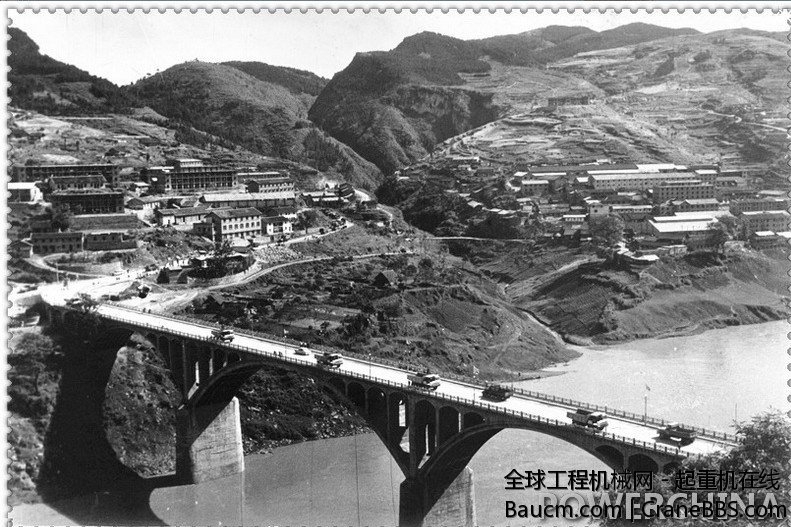 人工吊装的乌江大桥