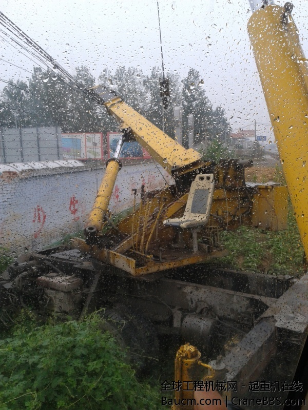 伸臂绳断了导致的