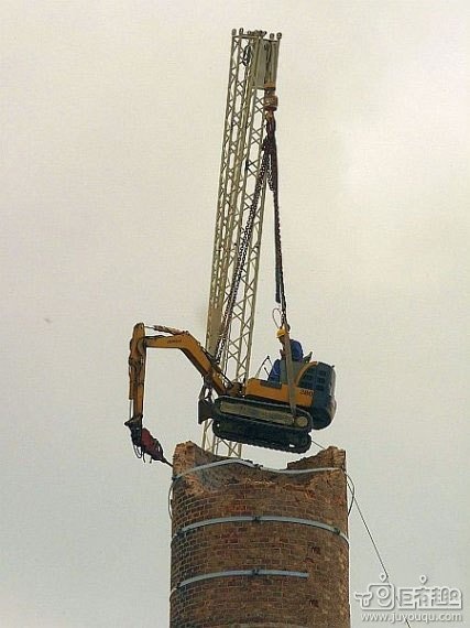 这烟囱拆的！！