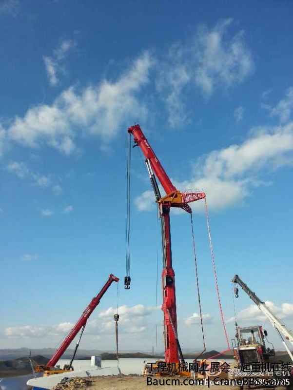 三一 1020 亚洲首台风电吊车吊装70吨机舱，就位全过程 (3).jpg