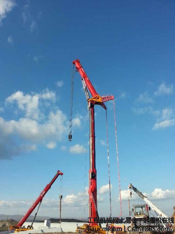 三一 1020 亚洲首台风电吊车吊装70吨机舱，就位全过程 (4).jpg