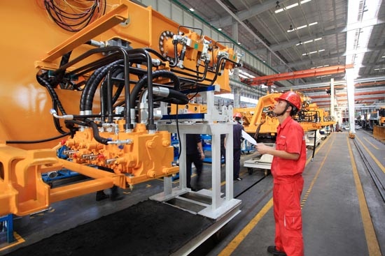 走近宁乡产业园的现代化生产线 (2).jpg