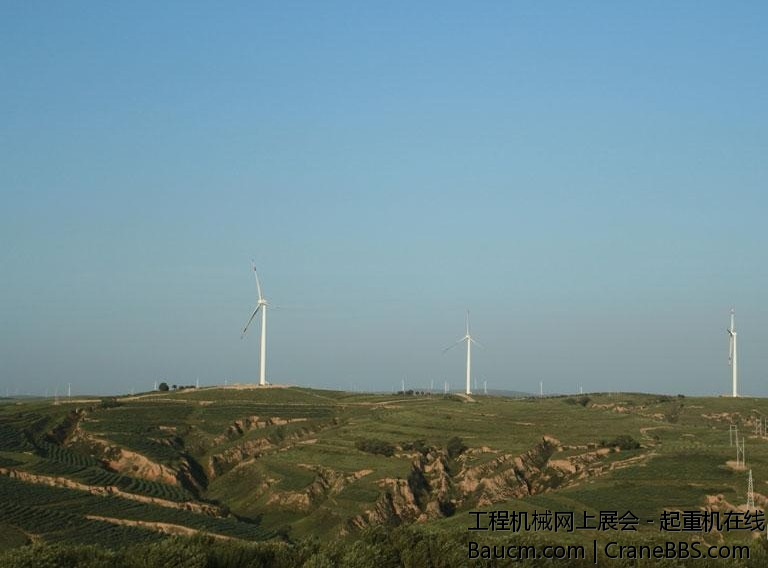 矗立在平鲁草原C上的1.5MW风力发电机