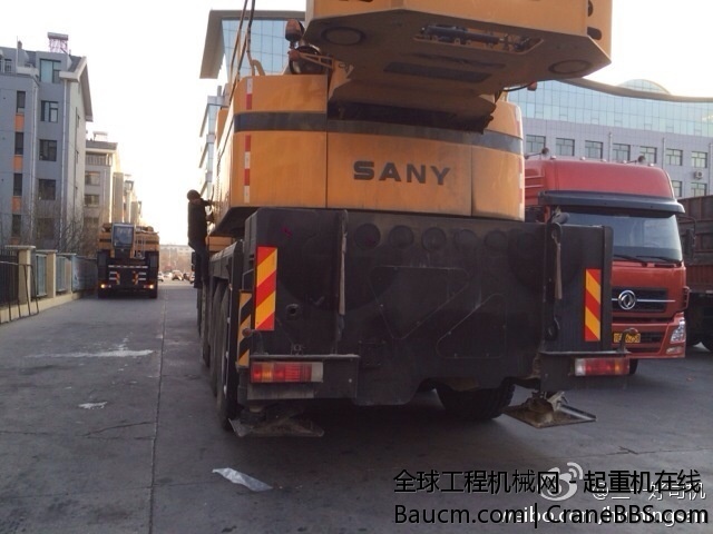 好久没发图是因为工程干完了，回公司给车上户，车管所的人那个围观啊！真的是稀奇，老.jpg