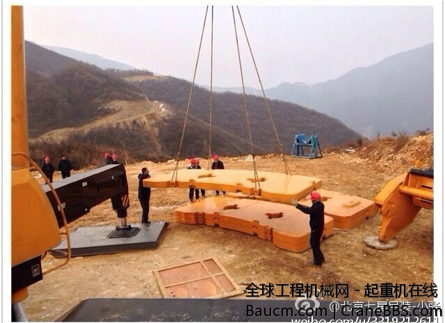 经历大雪、大风之后。第二台风机总算吊装完毕了。明儿一早转战下一个机位。 (10).jpg