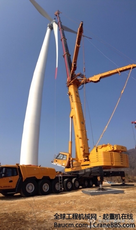 经历大雪、大风之后。第二台风机总算吊装完毕了。明儿一早转战下一个机位。 (11).jpg