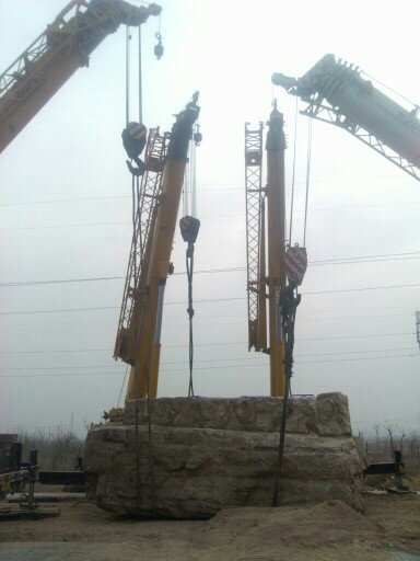 185T石头卸车就位···