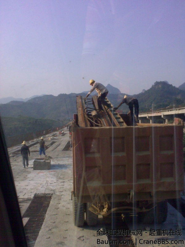 他出去时报销了一条胎