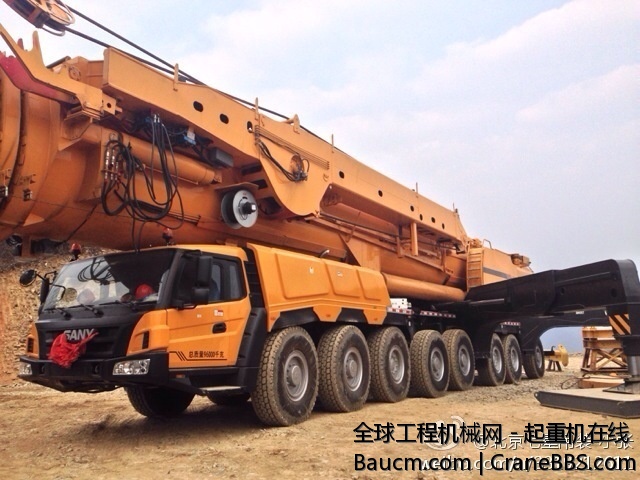 山上下雪。温度很底。吊车车身都是霜。板车油箱都冻住了。彻底搞不了了 (5).jpg