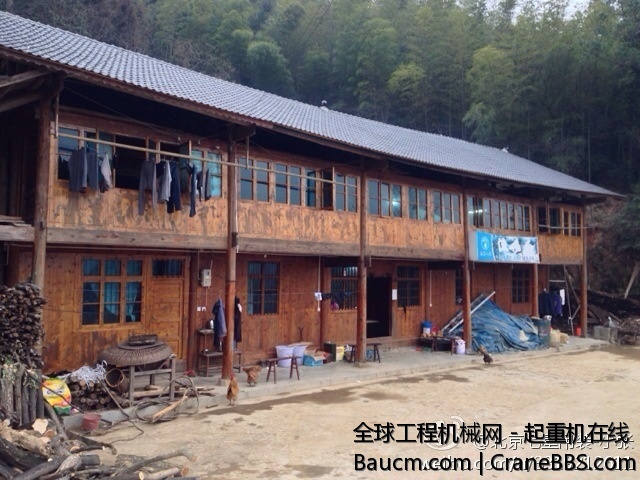 山上下雪。温度很底。吊车车身都是霜。板车油箱都冻住了。彻底搞不了了 (6).jpg