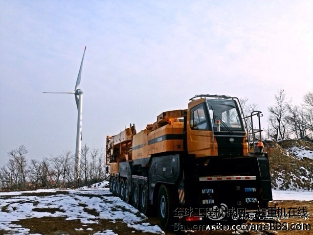 山上下雪。温度很底。吊车车身都是霜。板车油箱都冻住了。彻底搞不了了 (7).jpg