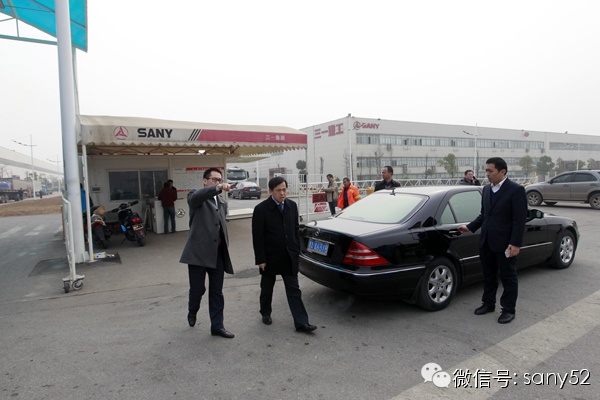 向文波打扫卫生 (1).jpg