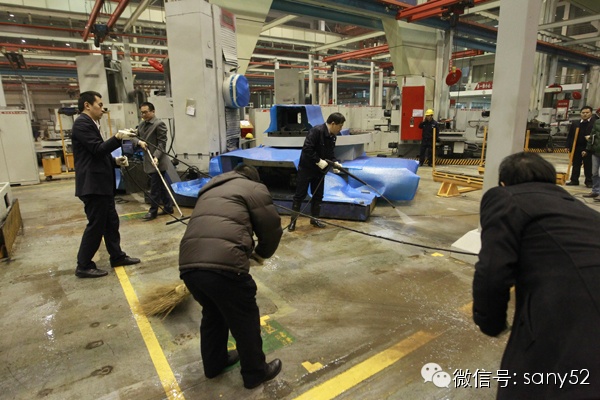 向文波打扫卫生 (3).jpg