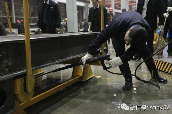 向文波打扫卫生 (9).jpg