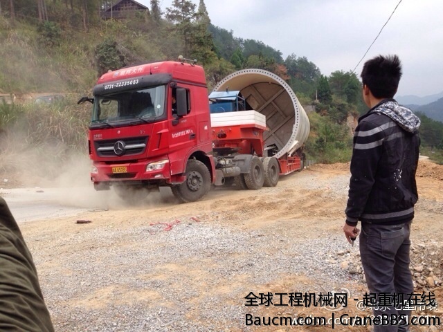 大件轴线车和扇叶专用车齐上阵。 (1).jpg