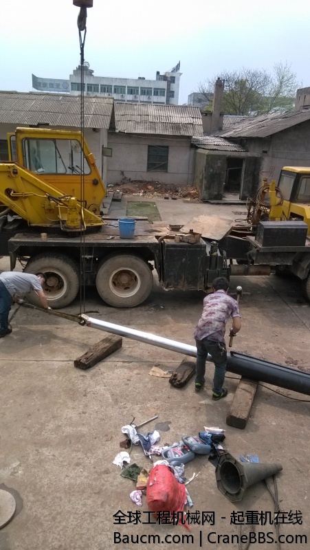 13年的浦沅现在大修了，节了个工地下笼子修桥，三节臂24米的车没小钩，又不想做费铁卖，只好修好做事，没小 ...