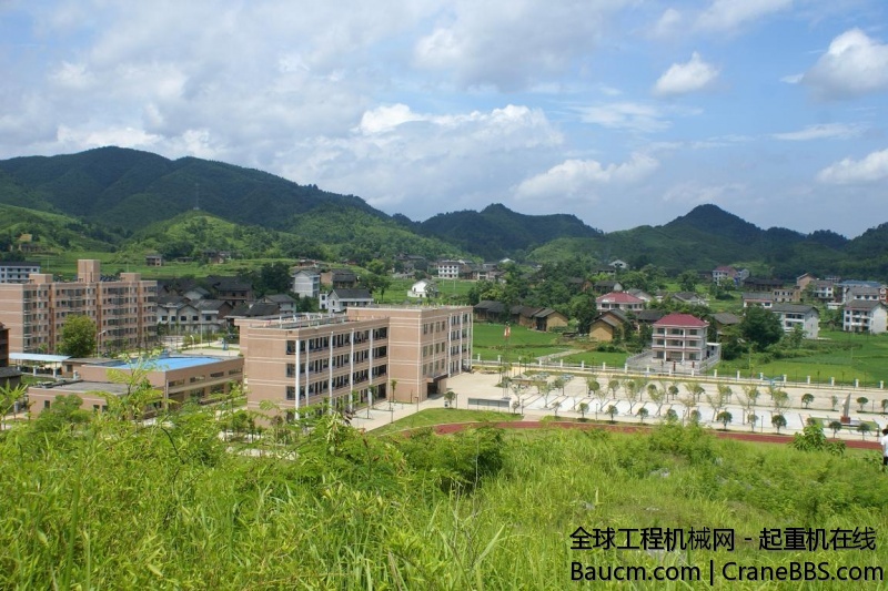 “让农村学校孩子也能接受到不亚于城市学校孩子的优质教育”,这是三一集团董事长梁稳.jpg