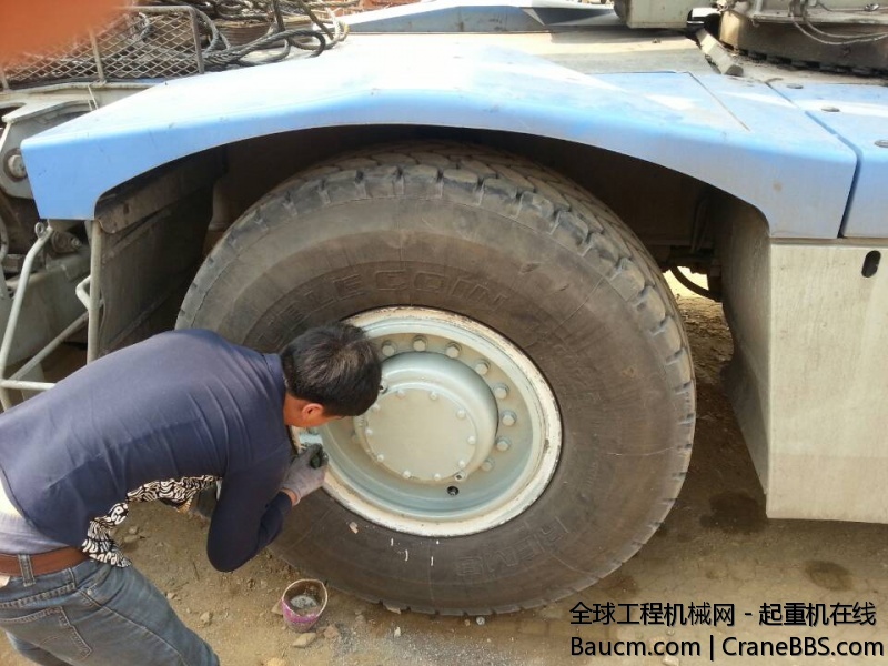 轮胎钢板的油漆脱落了