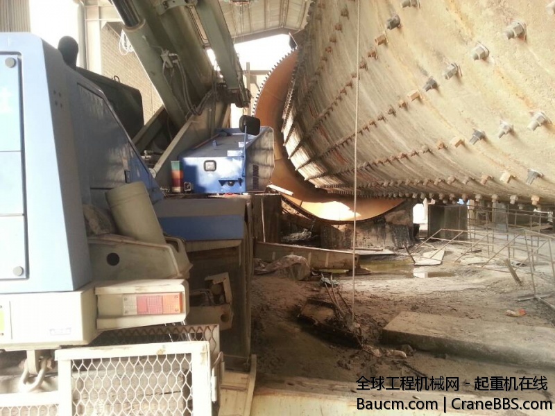 操作室距离水泥磨有3-5公分距离