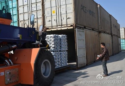 《三一港机造国内首台32吨伸缩臂叉车完成试车》 据连云港港新闻网报道（通讯员 王建伟.jpg