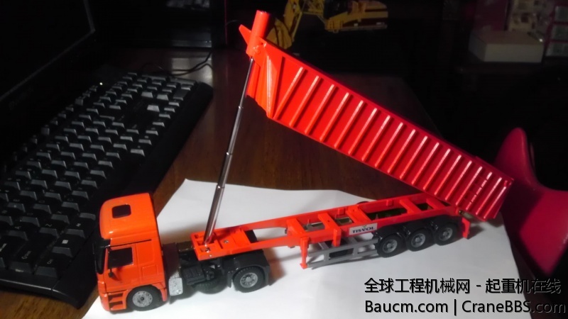 撑起泥斗，角度可以，力度也不错。