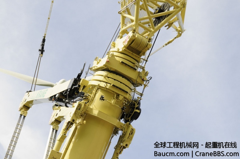 Liebherr-LTM-11200-HN-gal1-15.jpg