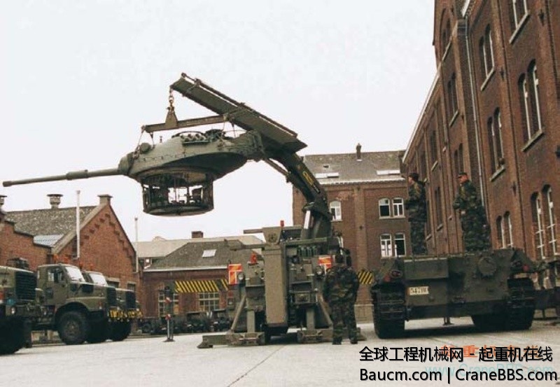 Military Cranes-4.jpg