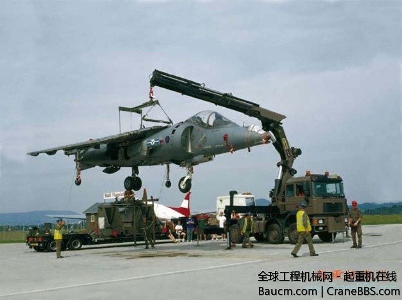 Military Cranes-5.jpg