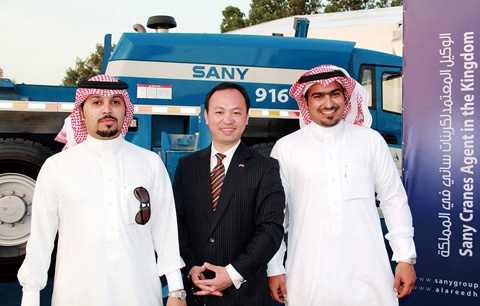 中东 沙特 客户对三一起重机等产品信赖有加.jpg